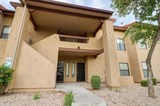 MLS: 6052266 Condo For Sale