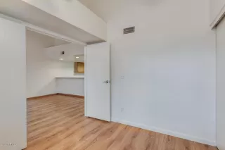 Photo #6: 6052781 Listing