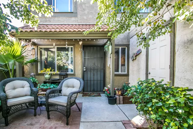 MLS: 6052927 Condo For Sale