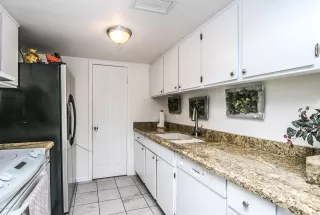 Photo #5: 6052927 Listing