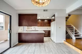 Photo #2: 6053028 Listing