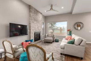 Photo #5: 6053467 Listing