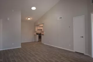 Photo #5: 6053552 Listing