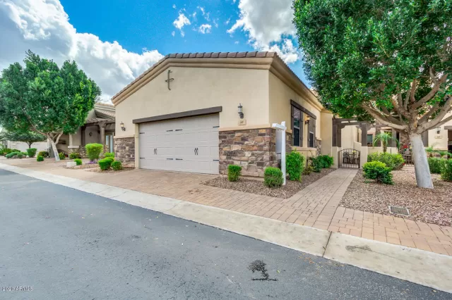 MLS: 6053669 Condo For Sale