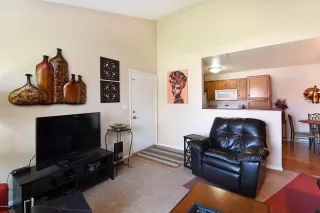 Photo #2: 6055063 Listing