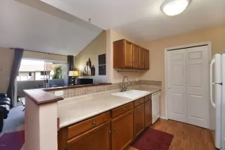 Photo #6: 6055063 Listing