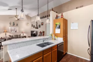 Photo #3: 6055706 Listing