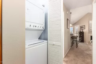 Photo #5: 6055706 Listing