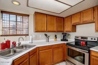 Photo #5: 6055980 Listing