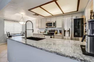 Photo #4: 6056011 Listing