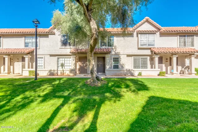 MLS: 6056078 Condo For Sale