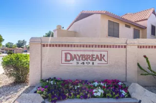 Photo #2: 6056341 Listing