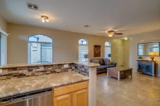 Photo #4: 6056485 Listing