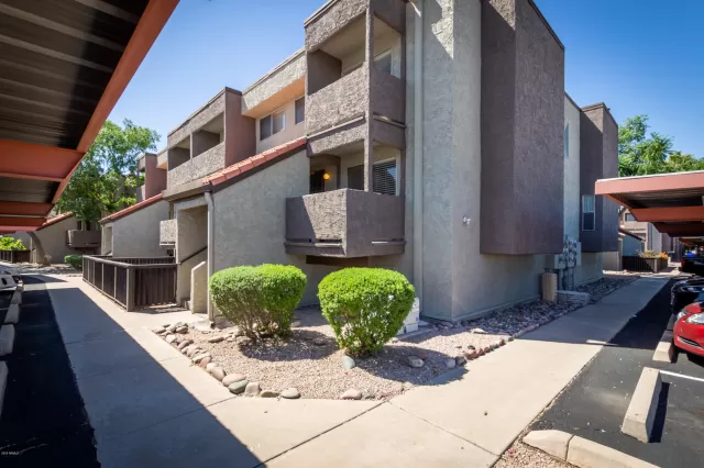 MLS: 6056815 Condo For Sale