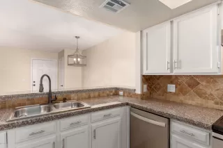 Photo #5: 6056815 Listing 