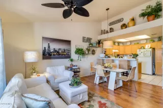 Photo #3: 6056819 Listing 
