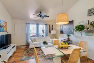 Photo #5: 6056819 Listing 