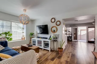 Photo #5: 6056875 Listing