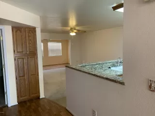 Photo #5: 6056948 Listing