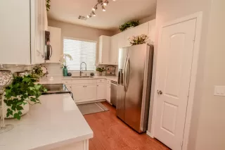 Photo #5: 6057158 Listing