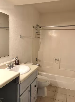 Photo #5: 6057302 Listing