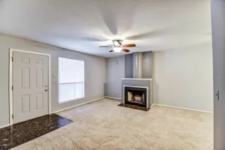 Photo #6: 6057433 Listing