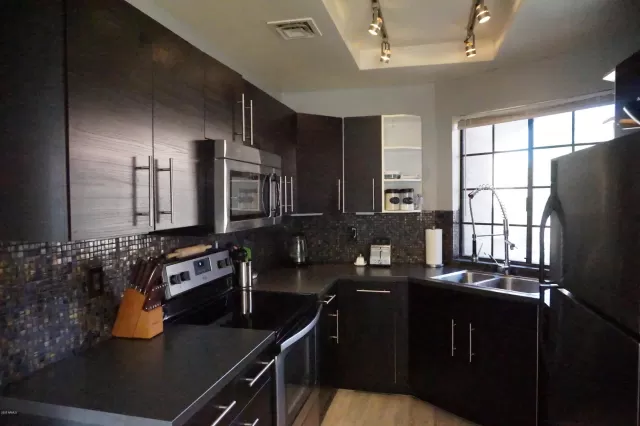 MLS: 6057864 Condo For Sale