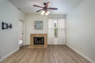 Photo #5: 6057949 Listing