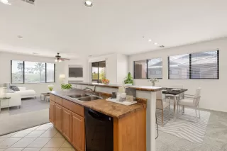 Photo #2: 6057977 Listing