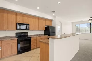 Photo #6: 6057977 Listing