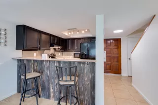 Photo #6: 6058217 Listing