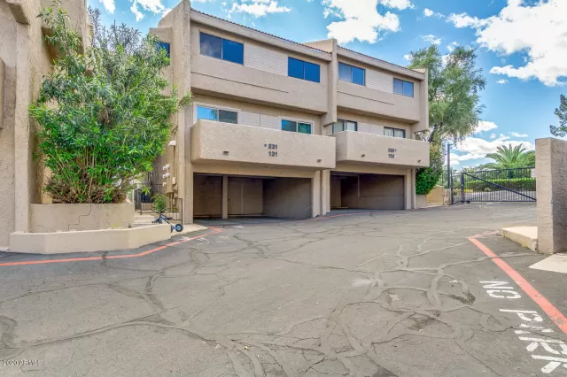 MLS: 6058708 Condo For Sale