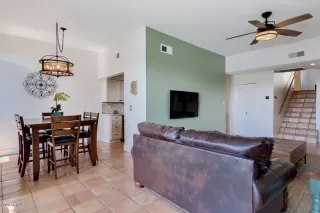 Photo #3: 6058708 Listing
