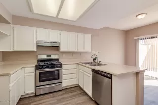 Photo #5: 6058878 Listing 