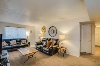 Photo #3: 6058938 Listing