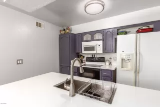 Photo #2: 6059134 Listing 