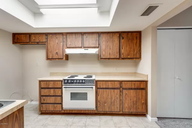 MLS: 6059638 Condo For Sale