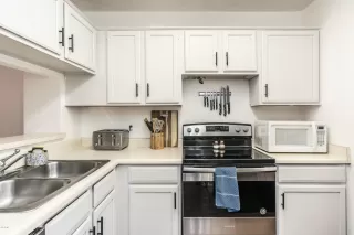 Photo #5: 6059880 Listing 