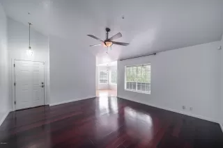 Photo #3: 6059905 Listing