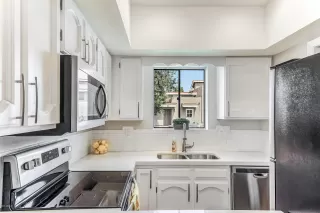 Photo #5: 6059937 Listing 