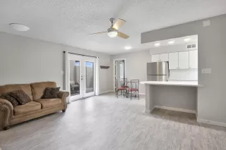 Photo #5: 6060305 Listing