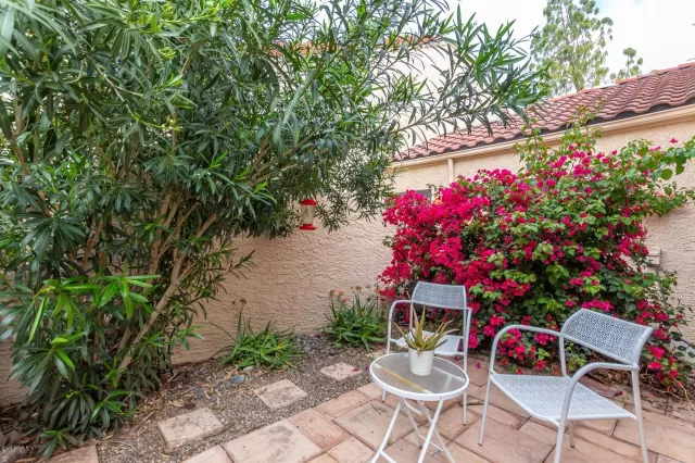 MLS: 6060757 Condo For Sale