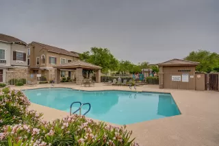 Photo #5: 6060956 Listing