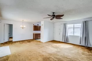 Photo #6: 6061057 Listing