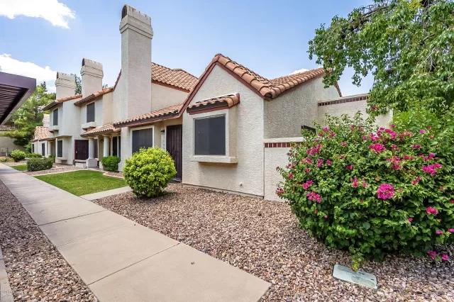 MLS: 6061174 Condo For Sale