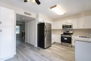 Photo #6: 6061174 Listing