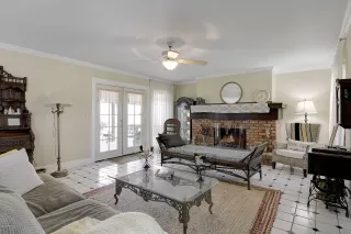 Photo #3: 6061376 Listing