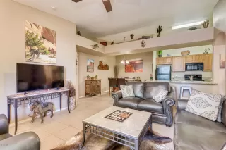 Photo #6: 6061458 Listing