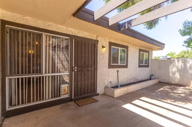 MLS: 6061595 Condo For Sale