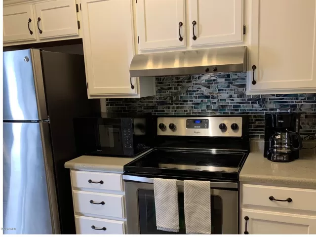 MLS: 6061615 Condo For Sale